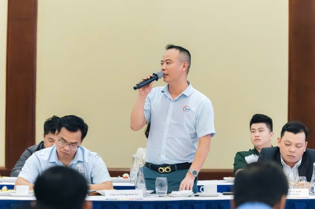 Ông Lưu Đình Tuấn, Chủ tịch HĐQT Kl994 game bài casino hấp dẫn 911 phát biểu tại gặp gỡ 70 doanh nhân đại diện cho 50 hãng xe trong lĩnh vực vận tải tại Hà Nội trong tháng 9/2024 của tỷ phú Phạm Nhật Vượng