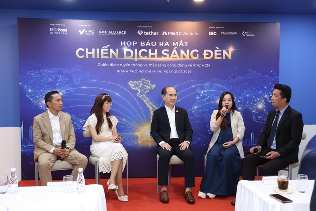 Bà Jenny Nguyễn, Trưởng Ban Chiến lược MEXC Ventures tại Việt Nam (thứ hai bên phải)