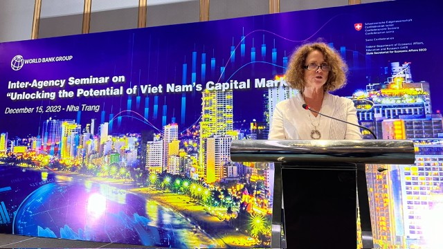 Bà Carolyn Turk, Giám đốc Quốc gia Link Vào Nhà Cái KL99 COM Tặng +199k Thế giới tại Việt Nam phát biểu khai mạc Hội thảo. (Ảnh: TT&amp;QHCC)