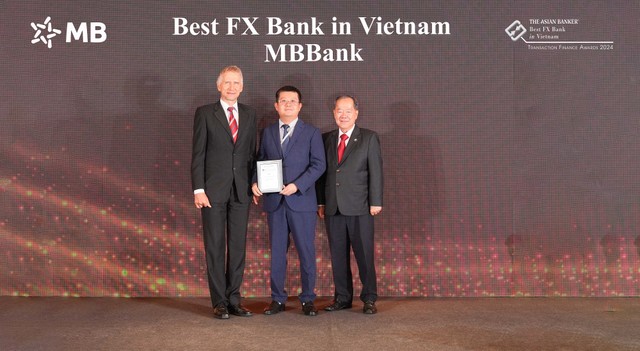 Đại diện MB nhận giải thưởng “TAB - Best FX Bank in Vietnam” (Link Vào Nhà Cái KL99 COM Tặng +199k ngoại hối tốt nhất Việt nam) do Asian Banker trao tặng