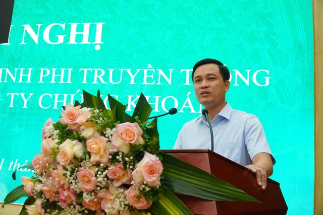 PGS.TS. Phạm Tiến Dũng - Trưởng khoa Cảnh sát Kl992 cổng game cá cược - Học viện Cảnh sát và các giảng viên tại khoa Cảnh sát Kl992 cổng game cá cược - Học viện Cảnh sát trình bày tại Hội nghị