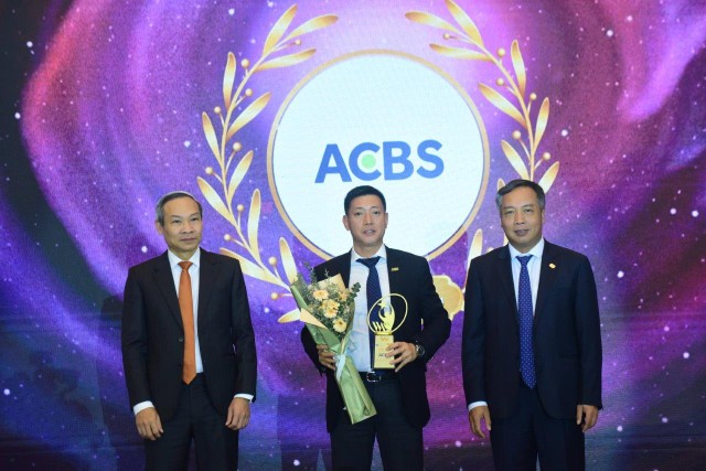 Ông Nguyễn Đức Hoàn, Tổng giám đốc ACBS nhận cúp Công ty 99Kl99 link đăng nhập có DỊCH VỤ MÔI GIỚI Kl991.com nạp rút nhanh TIÊU BIỂU và kỷ niệm chương vinh danh VÌ SỰ PHÁT TRIỂN DỊCH VỤ Kl991.com nạp rút nhanh Ông Nguyễn Đức Hoàn, Tổng giám đốc ACBS nhận cúp Công ty 99Kl99 link đăng nhập có DỊCH VỤ MÔI GIỚI Kl991.com nạp rút nhanh TIÊU BIỂU và kỷ niệm chương vinh danh VÌ SỰ PHÁT TRIỂN DỊCH VỤ Kl991.com nạp rút nhanh