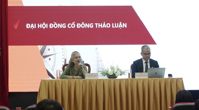 Bà Phạm Minh Hương, Chủ tịch HĐQT VNDIRECT và ông Nguyễn Vũ Long, Tổng giám đốc VNDIRECT trả lời câu hỏi Trang Chủ KL99Com Số 1 Link Đăng Ký KL999 trong phần thảo luận.