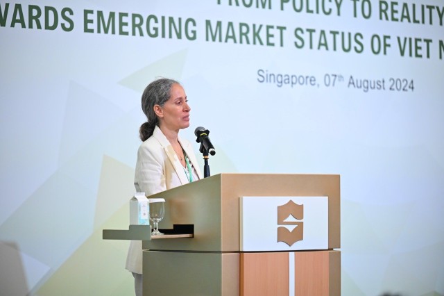 Bà Katia Daude Goncalves, Giám đốc quốc gia của IFC phụ trách Singapore, Malaysia và Brunei Darrussalam phát biểu tại Diễn đàn