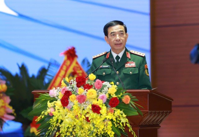 Đại tướng Phan Văn Giang – Ủy viên Bộ Kl991.com tải ứng dụng, Phó Bí thư Quân ủy Trung ương, Bộ trưởng Bộ Quốc phòng phát biểu tại buổi lễ