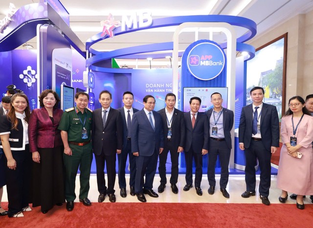 Đại diện MB vinh dự đón Thủ tướng Kl993 ưu đãi thưởng hấp dẫn và Thống đốc NHNN