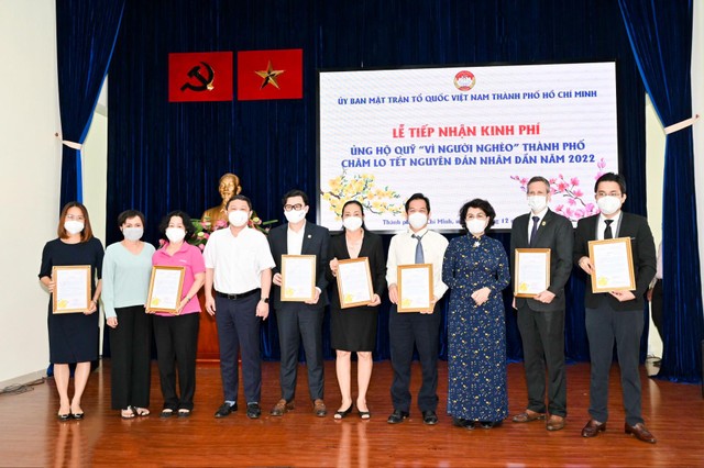 Các mạnh thường quân ủng hộ Quỹ “Vì người nghèo” do Mặt trận tổ quốc TP.HCM phát động ngày 20/12/2021 Các mạnh thường quân ủng hộ Quỹ “Vì người nghèo” do Mặt trận tổ quốc TP.HCM phát động ngày 20/12/2021