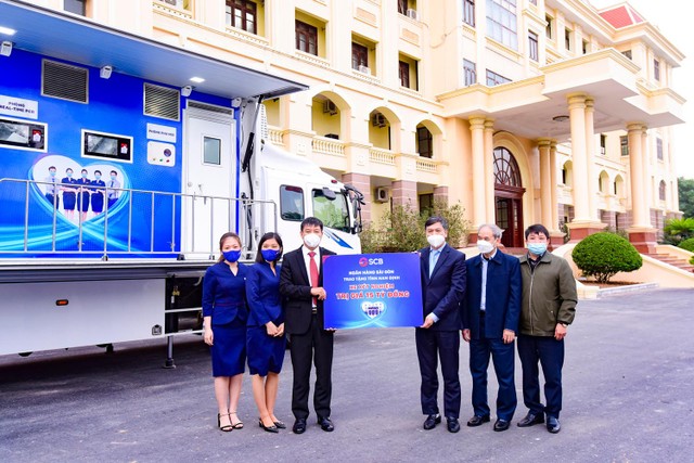 Đại diện SCB trao tặng xe xét nghiệm tại Tỉnh Nam Định Đại diện SCB trao tặng xe xét nghiệm tại Tỉnh Nam Định