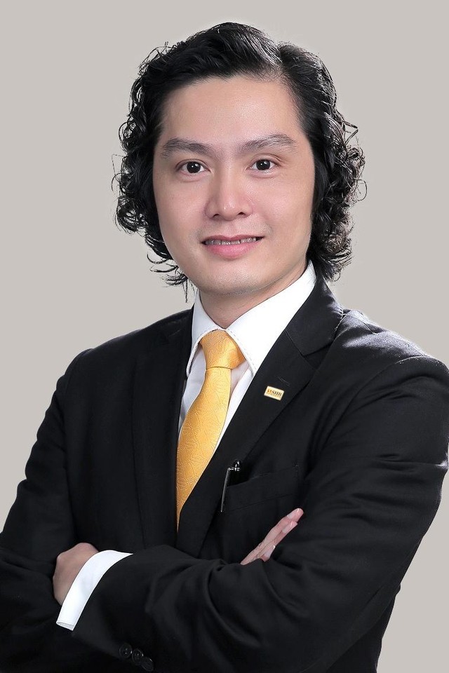 Ông Lưu Danh Đức giữ chức vụ Phó Tổng Giám đốc phụ trách Công nghệ thông tin SHB