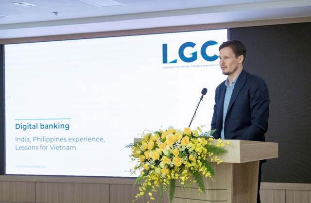 Ông Artem Andreev - Chủ tịch Công ty TNHH một thành viên tư vấn Kl991.com nạp rút nhanh LGC trình bày tham luận “Link Vào Nhà Cái KL99 COM Tặng +199k số - Kinh nghiệm tại Ấn Độ, Phillipine và khuyến nghị cho Việt Nam”.