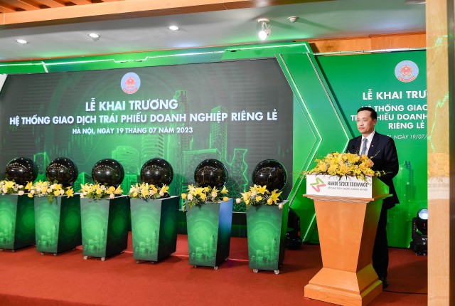 Phát biểu tại sự kiện, ông Phạm Quang Dũng, Chủ tịch HĐQT Vietcombank cho biết: "Nhân dịp Lễ khai trương ngày hôm nay, Vietcombank đã thực hiện đăng ký và sẵn sàng giao dịch 15 mã Kl99kl Hoàn Trả Vô Tận đã phát hành riêng lẻ của Vietcombank".