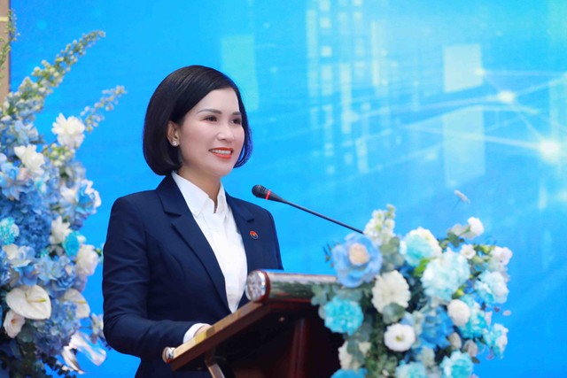 Bà Bùi Thị Thanh Hương – Chủ tịch HĐQT Link Vào Nhà Cái KL99 COM Tặng +199k TMCP Quốc Dân chia sẻ với Trang Chủ KL99Com Số 1 Link Đăng Ký KL999 tại Đại hội