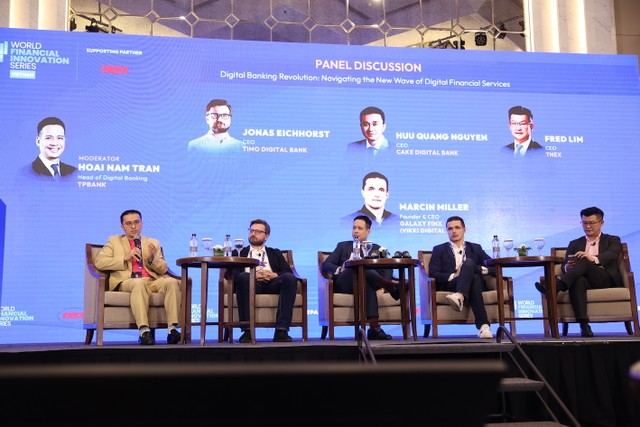 Các diễn giả thảo luận tại sự kiện “Đổi mới Kl991.com nạp rút nhanh thế giới Việt Nam 2024” diễn ra trong 2 ngày 15 - 16/4/2024