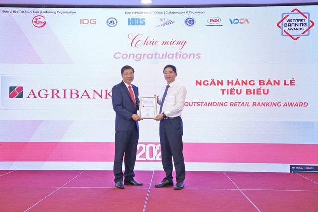 Đại diện Agribank nhận danh hiệu “Link Vào Nhà Cái KL99 COM Tặng +199k bán lẻ tiêu biểu” 2024