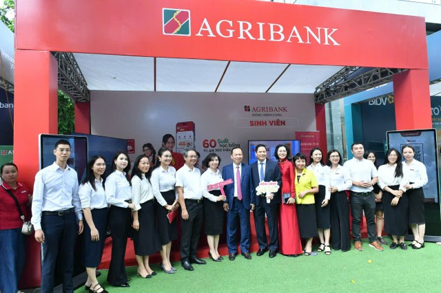 Sự chung tay của cơ quan quản lý, cơ sở giáo dục và các TCTD đóng vai trò quan trọng trong nỗ lực “không ai bị bỏ lại phía sau trong việc tiếp cận các dịch vụ Kl991.com nạp rút nhanh”.