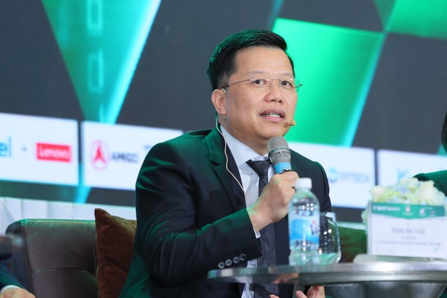 Ông Nguyễn Hưng, Tổng Giám đốc TPBank thảo luận tại sự kiện
