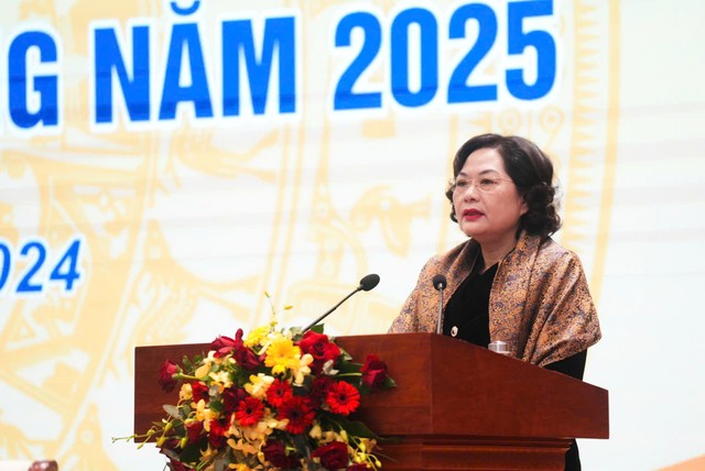 Thống đốc NHNN Nguyễn Thị Hồng phát biểu tại hội nghị