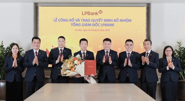 HĐQT LPBank và Ban kiểm soát chúc mừng ông Vũ Quốc Khánh, tân Tổng giám đốc