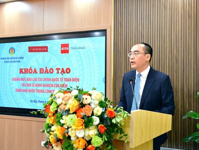 Phó Tổng Kiểm toán 99Kl99 trực tiếp đá gà Bùi Quốc Dũng phát biểu tại sự kiện