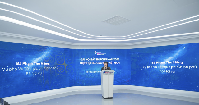 Bà Phạm Thu Hằng, Phó vụ trưởng Vụ Tổ chức phi Kl993 ưu đãi thưởng hấp dẫn, Bộ Nội vụ, đề xuất VBA sớm ban hành sớm Quy tắc đạo đức nghề nghiệp