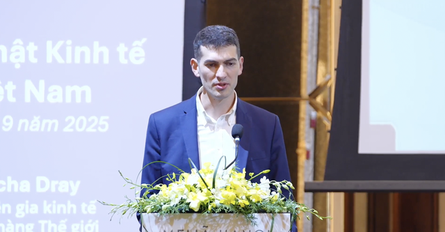 Ông Sacha Dray, chuyên gia Kl992 cổng game cá cược WB chia sẻ tại buổi công bố Báo cáo