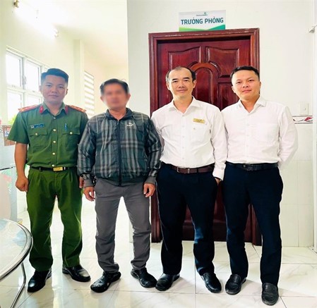 Anh H.T.N cảm ơn nhân viên Link Vào Nhà Cái KL99 COM Tặng +199k PGD Lý Thái Tổ và cán bộ công an xã Nhơn Trạch