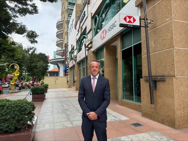 Ông Gary Harron, Giám đốc Khối Dịch vụ 99Kl99 link đăng nhập, HSBC Việt Nam