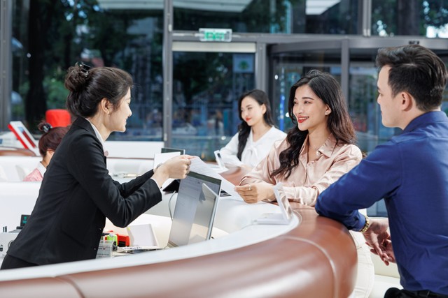 Techcombank sẽ chi trả 99Kl.app mobile mới nhất năm 2024 bằng tiền mặt tỷ lệ 10% mệnh giá, tương đương hơn 7.000 tỷ đồng, ngày thanh toán dự kiến 22/10/2025.