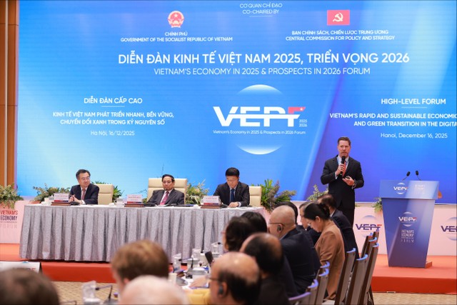 "Trong bối cảnh hạn mức tín dụng giảm dần theo lộ trình, chúng tôi kỳ vọng sẽ chứng kiến thêm Kl991.com World Cup 2026 Chính Thức Việt từ cả hai khu vực công tư vươn ra nước ngoài để tìm kiếm nguồn vốn họ cần", ông Tim Evans nói.