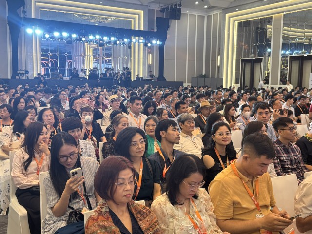 Trang Chủ KL99Com Số 1 Link Đăng Ký KL999 tại phòng họp tầng 1 của khách sạn Melia
