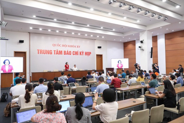 Toàn cảnh buổi họp báo trưa 7/6
