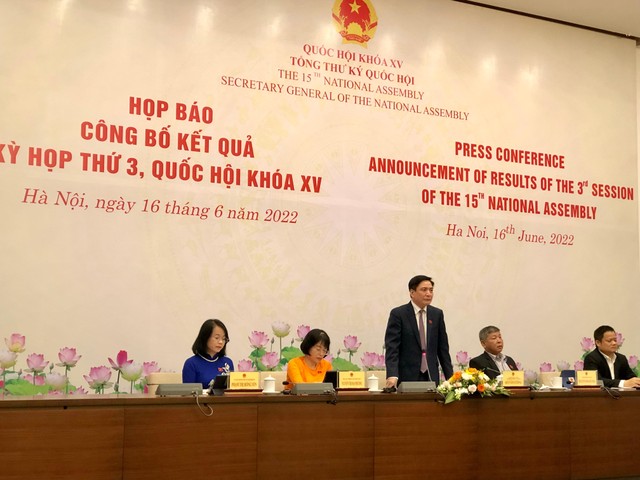 Tổng thư ký Quốc hội Bùi Văn Cường phát biểu tại cuộc họp báo chiều 16/6
