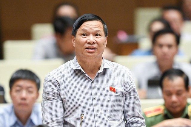 Đại biểu Trần Văn Tiến (Vĩnh Phúc) băn khoăn về tiến độ di dời trụ sở cơ quan 99Kl99 trực tiếp đá gà ra khỏi nội đô.