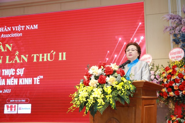Chủ tịch Kl994 game bài casino hấp dẫn BRG Nguyễn Thị Nga: 5-6 năm nay chúng tôi không dám triển khai một dự án mới nào thì sợ không xoay sở được vốn.