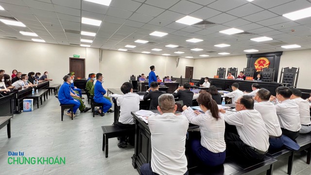 Toàn cảnh phiên toà sơ thẩm xét xử vụ án "Thao túng thị trường 99Kl99 link đăng nhập" chiều 8/5 (Ảnh: H.Yến)