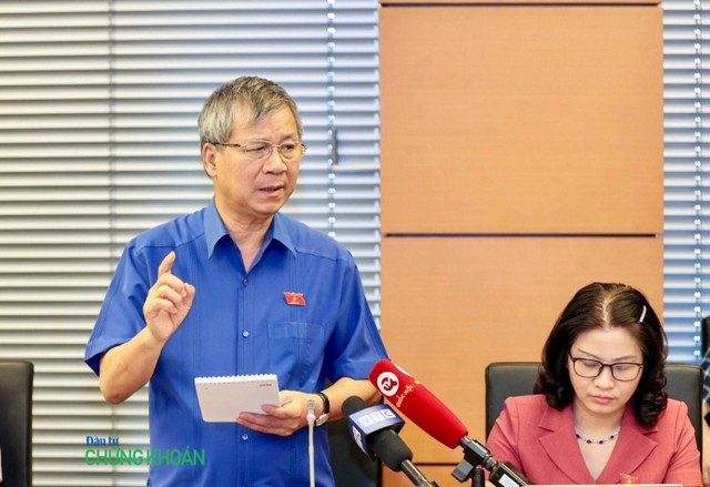 Đại biểu Quốc hội Nguyễn Anh Trí đã nhiều lần đề xuất với Quốc hội về việc luật hoá quyền tự xác định giới tính của công dân.