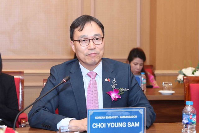 Đại sứ đặc mệnh toàn quyền Hàn Quốc tại Việt Nam - ông Choi Young Sam