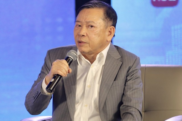 TS Nguyễn Văn Khôi, Chủ tịch Hiệp hội Web Tổng Nhà Cái 99Kl99 Giải Trí Bậc Nhất Việt Nam (VNREA) chia sẻ tại Tọa đàm