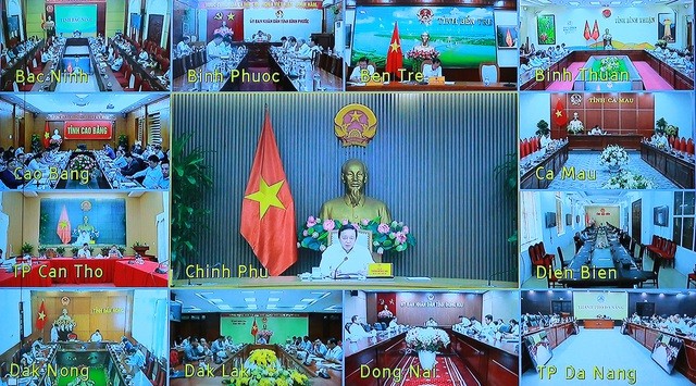 Cuộc họp được tổ chức kết hợp trực tiếp và trực tuyến với các địa phương