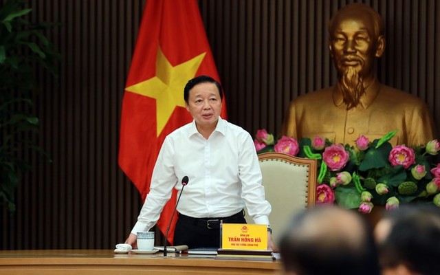 Phó Thủ tướng Trần Hồng Hà chủ trì phiên họp chiều 30/10