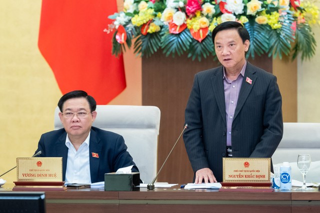 Phó Chủ tịch Quốc hội Nguyễn Khắc Định góp ý dự thảo Luật Nhà ở (sửa đổi) chiều 16/11.