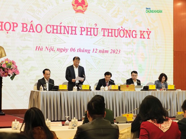 Thứ trưởng Bộ Công thương Đỗ Thắng Hải tại Họp báo Kl993 ưu đãi thưởng hấp dẫn chiều 6/12 - Ảnh: M.Minh