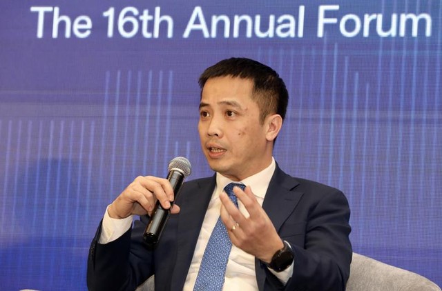 TS. Đậu Anh Tuấn, Phó tổng thư ký VCCI thảo luận tại Diễn đàn