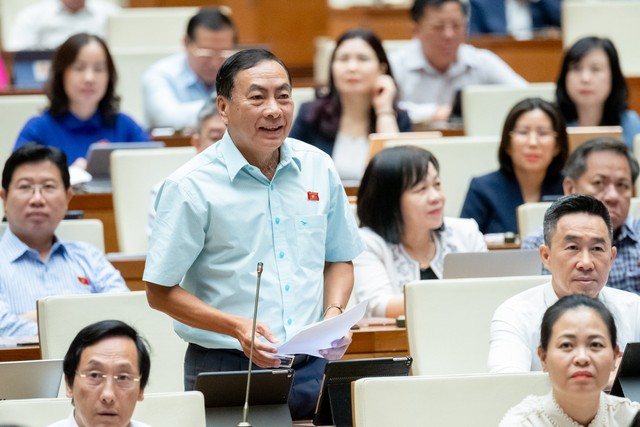 Đại biểu Phạm Văn Hòa (đoàn Đồng Tháp)
