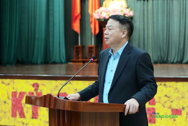Thứ trưởng Bộ Kl991.com nạp rút nhanh Nguyễn Đức Chi tại buổi họp báo (Ảnh: M.Minh)