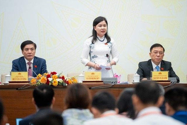 Bà Nguyễn Phương Thủy, Phó Chủ nhiệm Ủy ban Kl992 Tham Gia Ngay của Quốc hội trả lời tại họp báo Bà Nguyễn Phương Thủy, Phó Chủ nhiệm Ủy ban Kl992 Tham Gia Ngay của Quốc hội trả lời tại họp báo