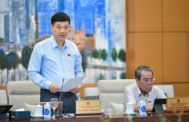 Chủ nhiệm Ủy ban Kl992 cổng game cá cược Vũ Hồng Thanh trình bày báo cáo thẩm tra Dự án Luật