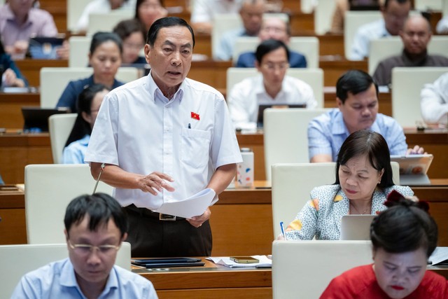 Đại biểu Phạm Văn Hoà (đoàn Đồng Tháp)