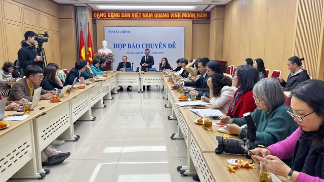 Toàn cảnh buổi họp báo