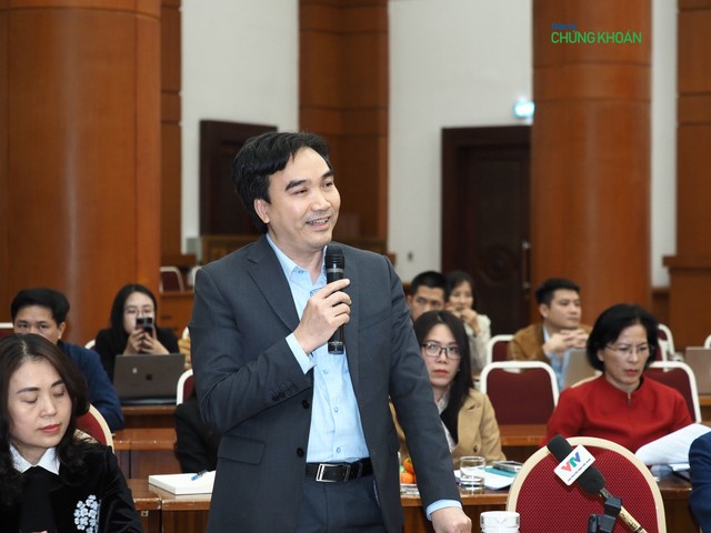 Ông Phạm Văn Bình, Phó Cục trưởng Cục Quản lý giá, Bộ Kl991.com nạp rút nhanh trả lời báo chí tại buổi Họp báo quý IV/2024 chiều 7/1 (Ảnh: M.M)